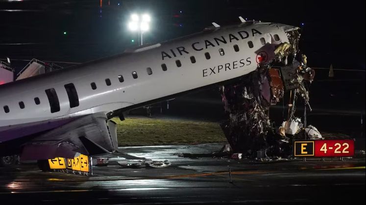 Choque de avión de Air Canada con camión de bomberos en LaGuardia
