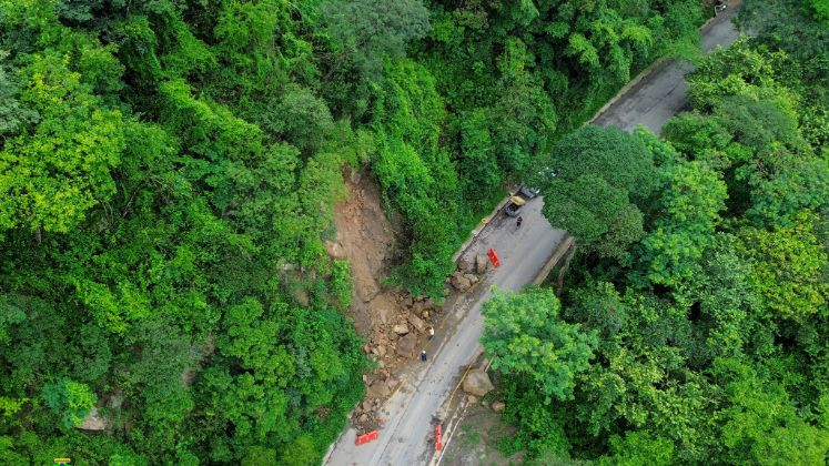 Cierre total de la vía en Alto de los Compadres por instalación de tubería