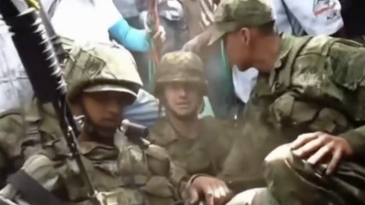 Habla sargento (r) que lloró de indignación cuando el ministro de la Igualdad
sacó a su tropa a empujones de Toribío: “Hubo agentes externos”